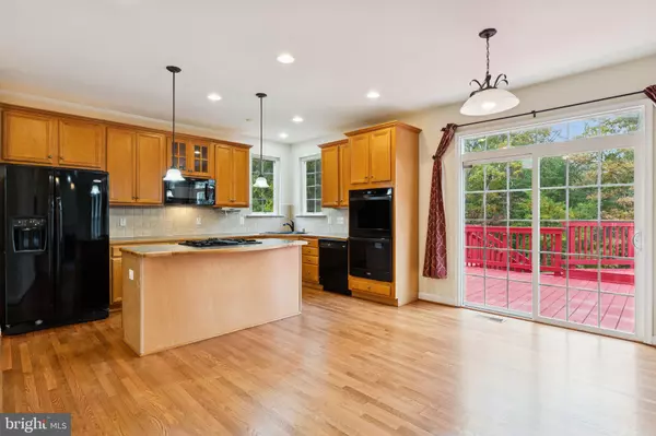 Waldorf, MD 20603,2086 DOWNSHIRE CT