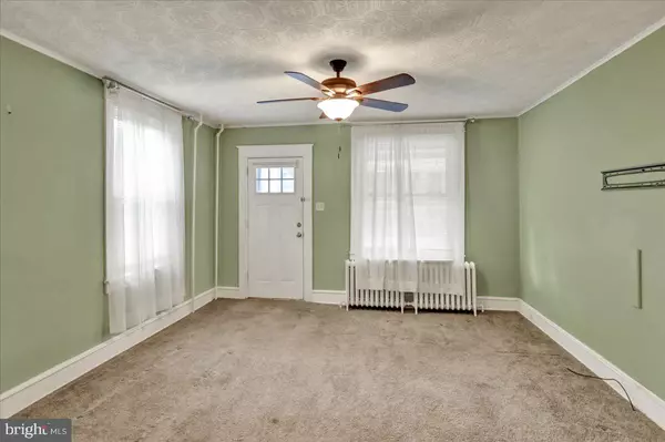 Reading, PA 19611,609 FERN AVE