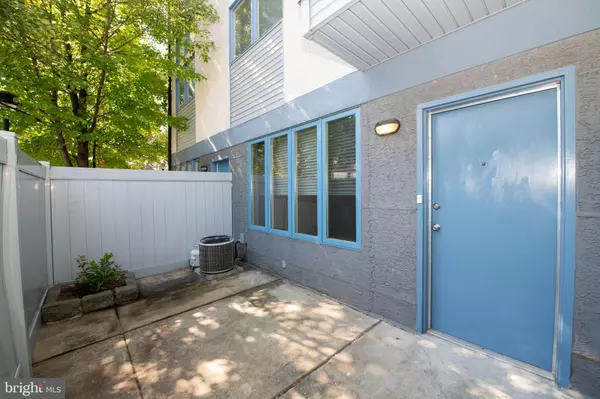 Philadelphia, PA 19128,182-00 GAY ST #103