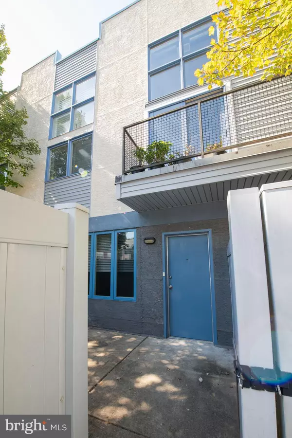 Philadelphia, PA 19128,182-00 GAY ST #103