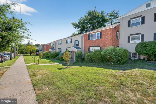 Falls Church, VA 22044,3065 PATRICK HENRY DR #102