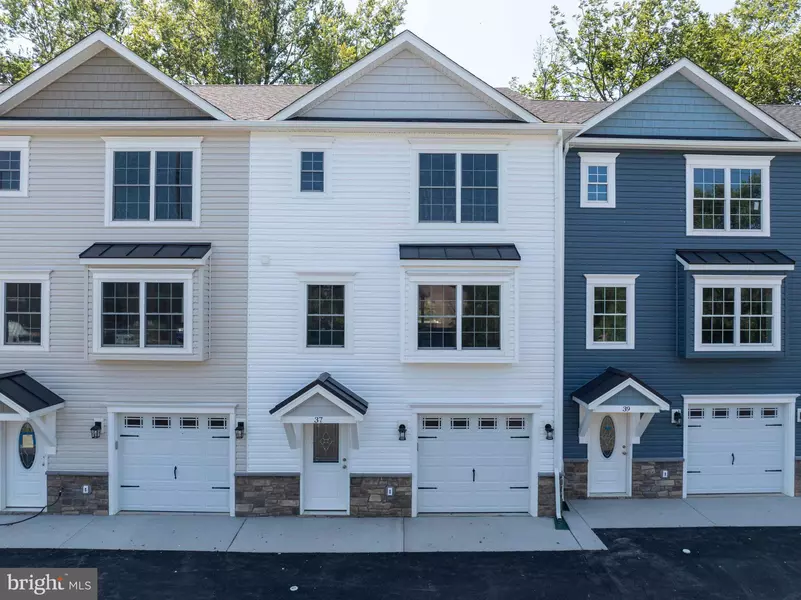 43 DUCK ST W, Front Royal, VA 22630