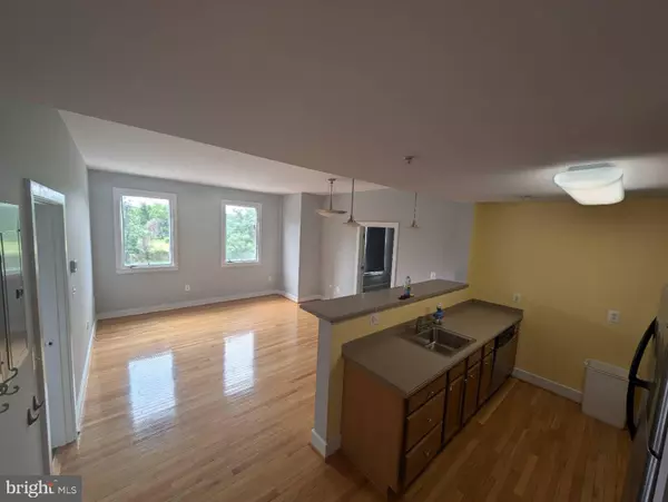 Glen Burnie, MD 21060,400 RENFRO DR #206