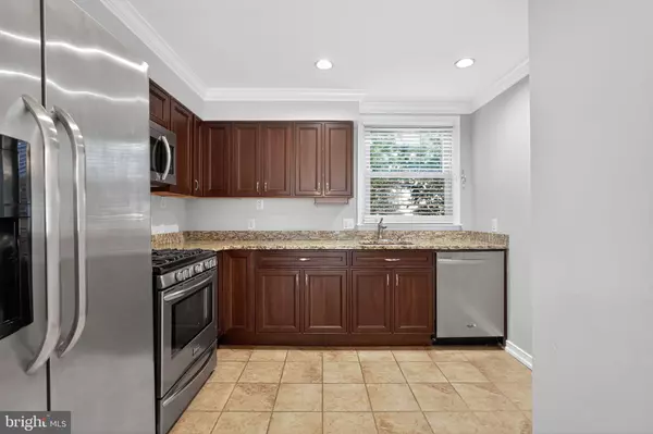 Philadelphia, PA 19146,2501-00 CHRISTIAN ST #403