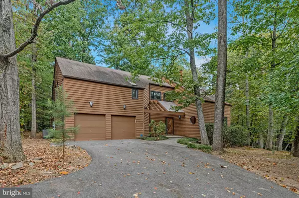 11598 NEWPORT COVE LN, Reston, VA 20194