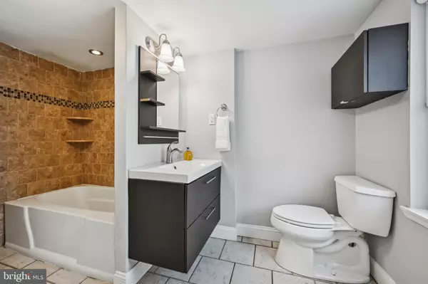 Philadelphia, PA 19123,936 NEW MARKET ST