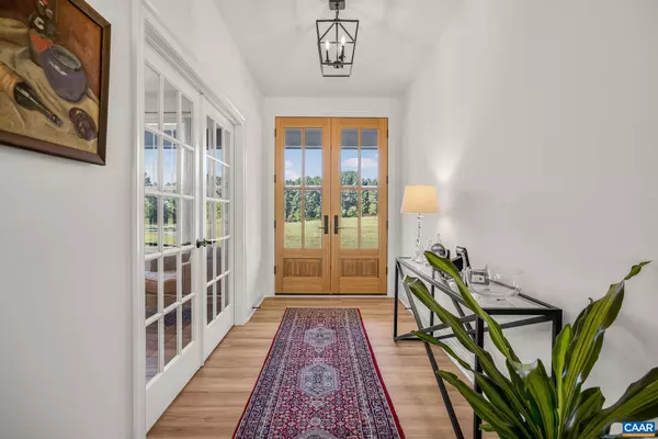 Scottsville, VA 24590,1570 JAMES RIVER RD