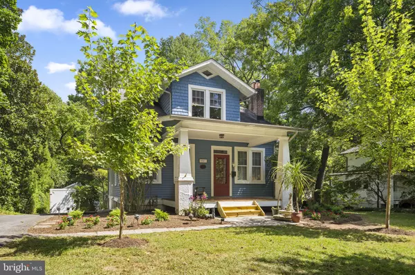 Kensington, MD 20895,9905 CONNECTICUT AVE
