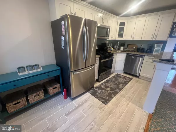 Glenolden, PA 19036,650 MAGNOLIA AVE