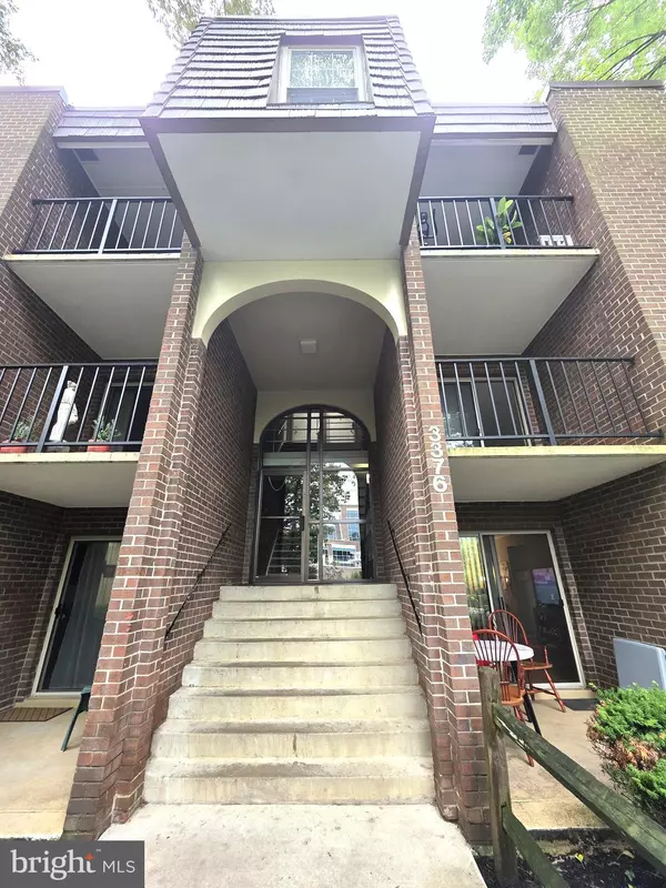 3376 WOODBURN RD #32, Annandale, VA 22003