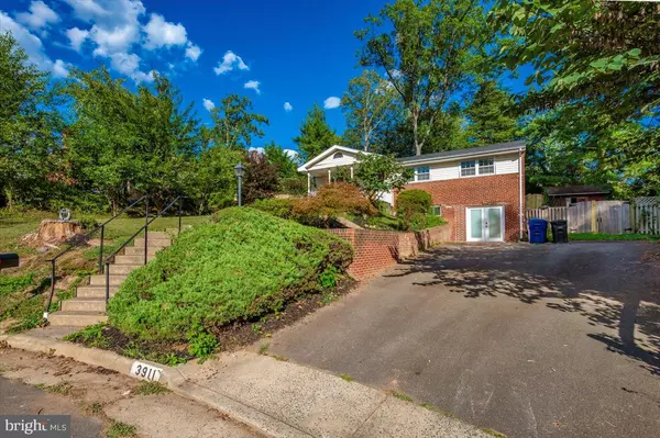 Annandale, VA 22003,3911 BRENDA LN