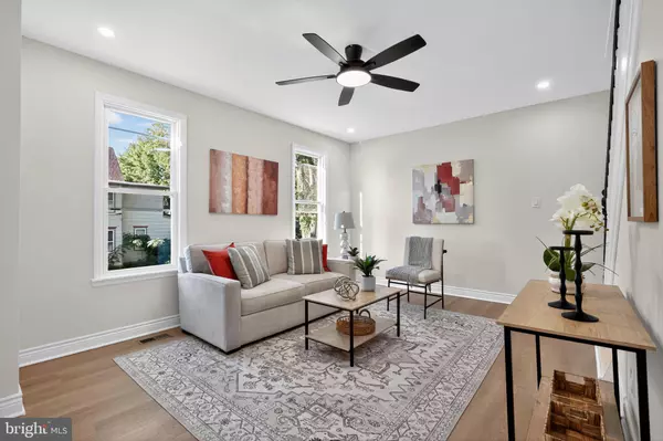 Pitman, NJ 08071,125 OAKCREST AVE