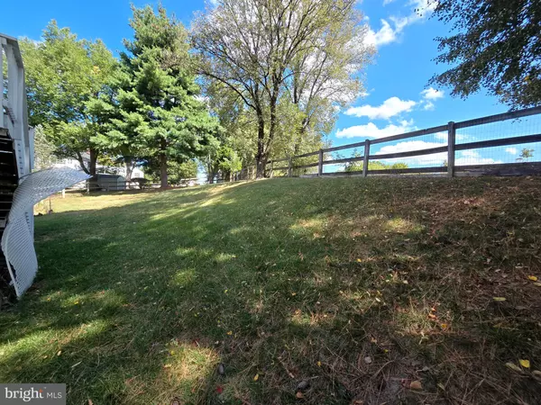 Columbia, MD 21045,7010 FOLDED PALM