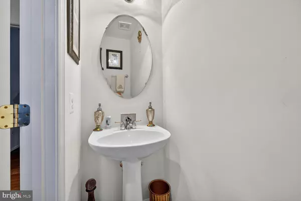 Bowie, MD 20721,2101 VITTORIA CT #16