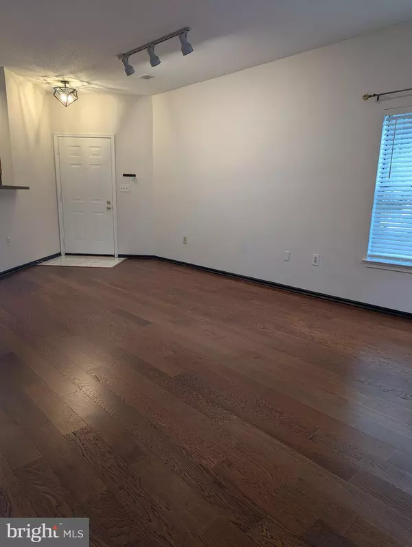 Centreville, VA 20121,6011 ROSEBUD LN #101