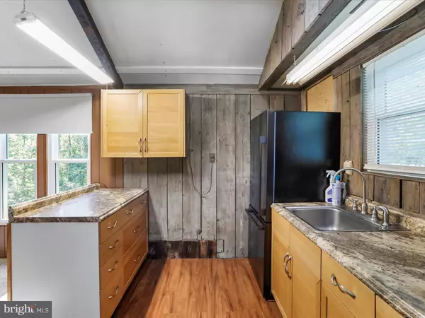 Hedgesville, WV 25427,867 MASON RD
