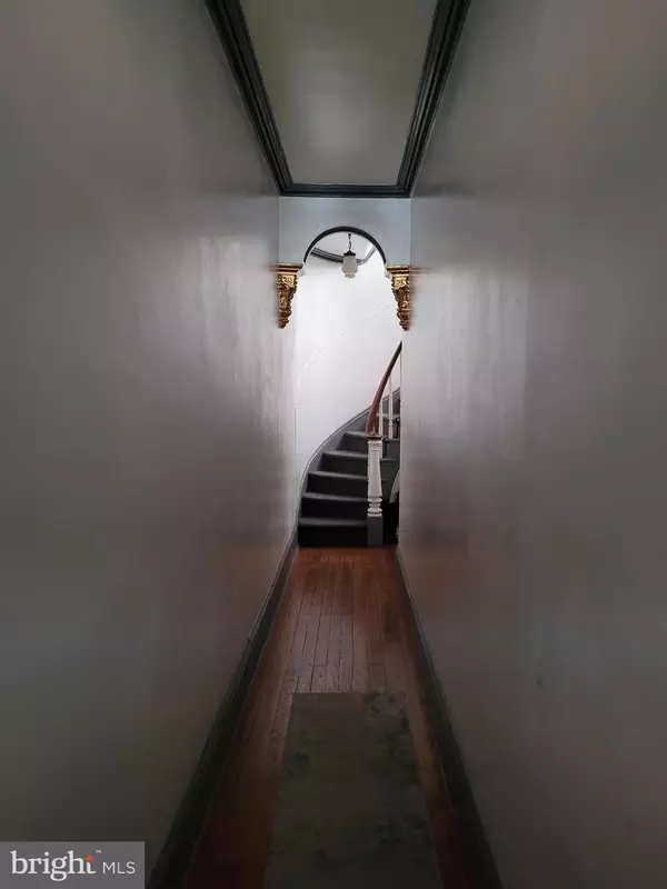 Philadelphia, PA 19146,2126 SOUTH ST #1R