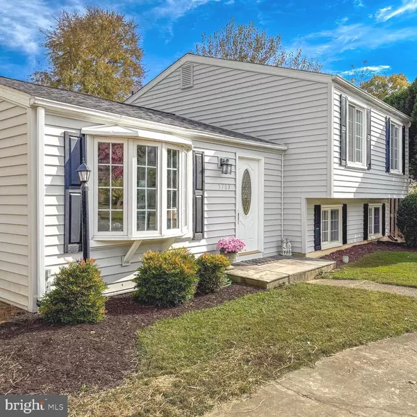 Burke, VA 22015,5703 OAK STAKE CT