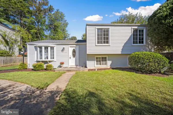 5703 OAK STAKE CT, Burke, VA 22015