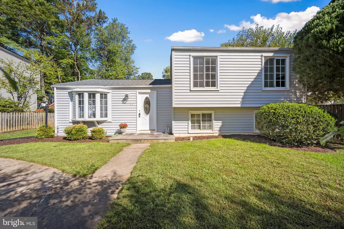 Burke, VA 22015,5703 OAK STAKE CT