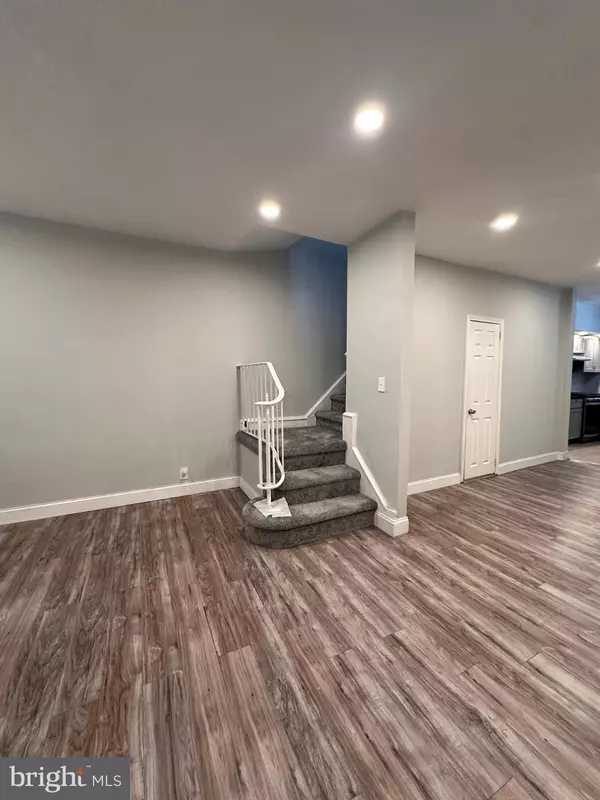 Philadelphia, PA 19120,5648 N LAWRENCE ST