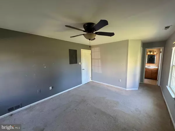 Sewell, NJ 08080,316 GEORGIA CT