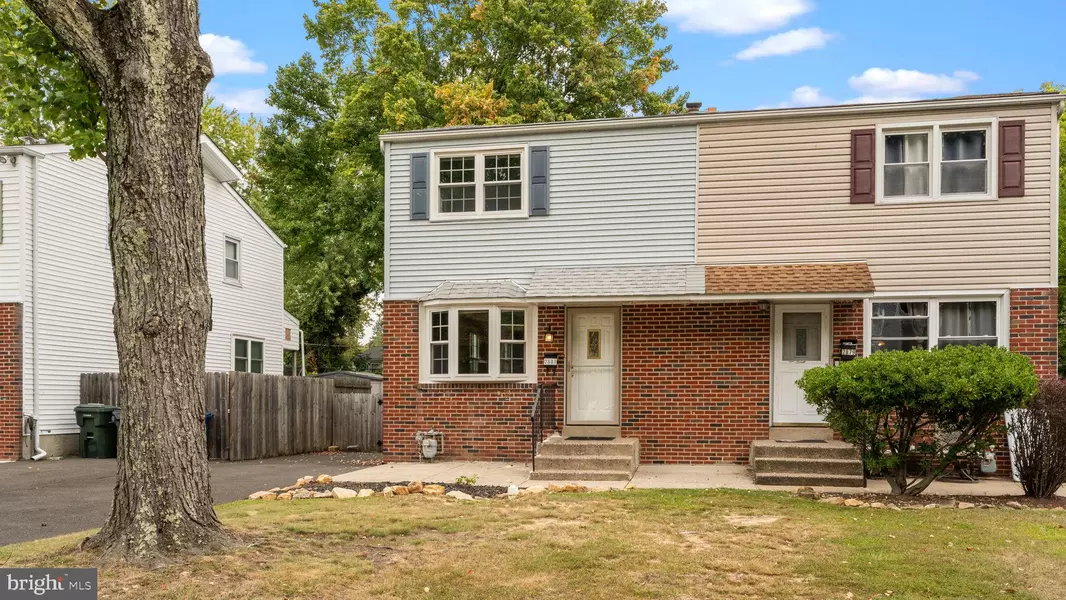 2881 THUNDERHEAD RD, Abington, PA 19001