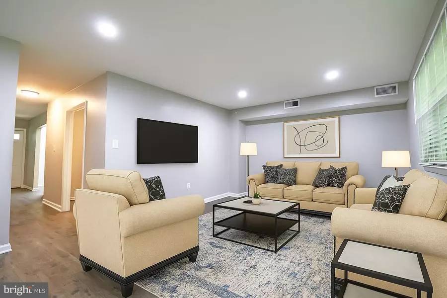 213 BISHOP DR, Aston, PA 19014