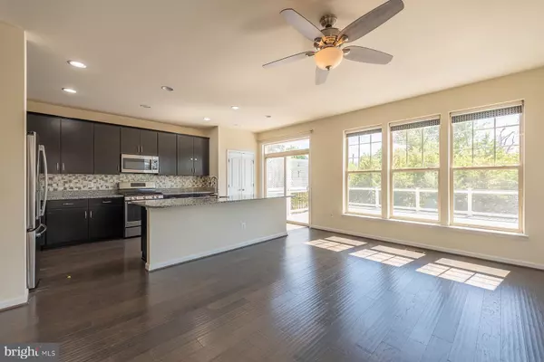 Chantilly, VA 20152,43361 HOMINY TER