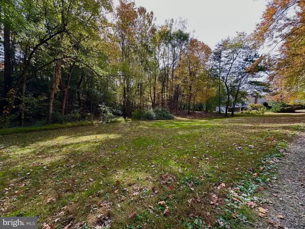 Springfield, VA 22152,7204 MING TREE CT