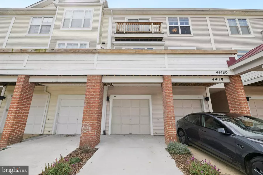 44180 SHADY GLEN TER, Ashburn, VA 20147