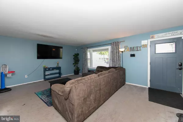 Willingboro, NJ 08046,8 MARBORO LN