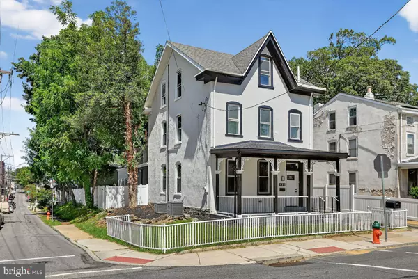 Philadelphia, PA 19128,452 GREEN LN