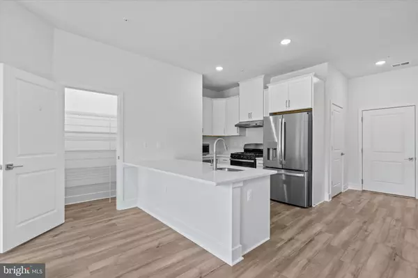 Ashburn, VA 20148,43234 FARRINGDON SQ