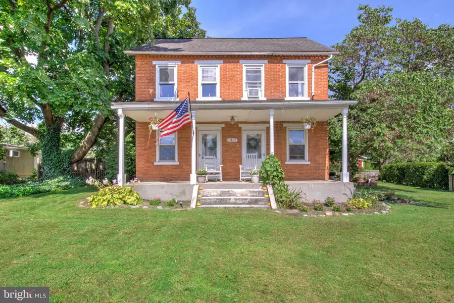 1517 E NEWPORT RD, Lititz, PA 17543