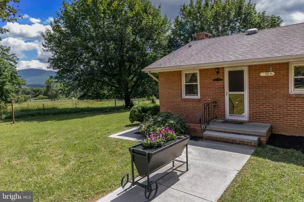 Bentonville, VA 22610,90 SMEDLEY LN