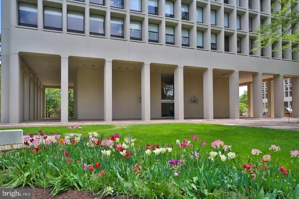 Philadelphia, PA 19106,200 LOCUST ST #27F-N