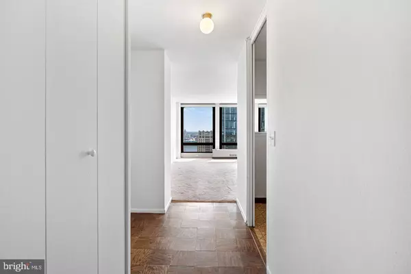 Philadelphia, PA 19106,200 LOCUST ST #27F-N