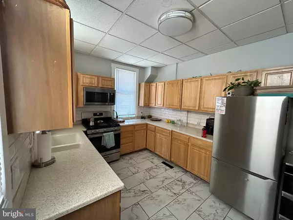 Harrisburg, PA 17102,211 CUMBERLAND ST