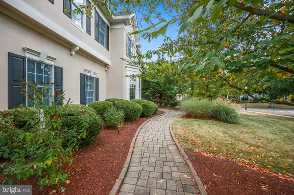 Princeton, NJ 08540,2 VAN MARTER CT