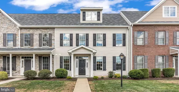 16 JAMESTOWN SQ, Mechanicsburg, PA 17050