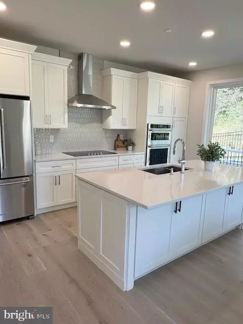 14 GRAYSON LN, Downingtown, PA 19335