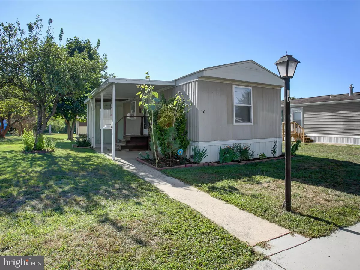 Carlisle, PA 17013,10 CORAL DR