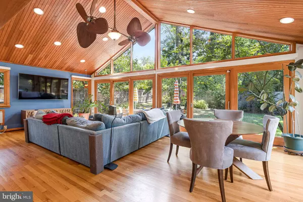 Arlington, VA 22207,4520 39TH ST N