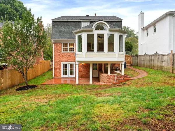 Mclean, VA 22101,1116 RANDOLPH RD