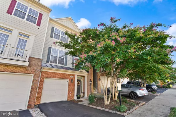 Leesburg, VA 20176,43802 LEES MILL SQ