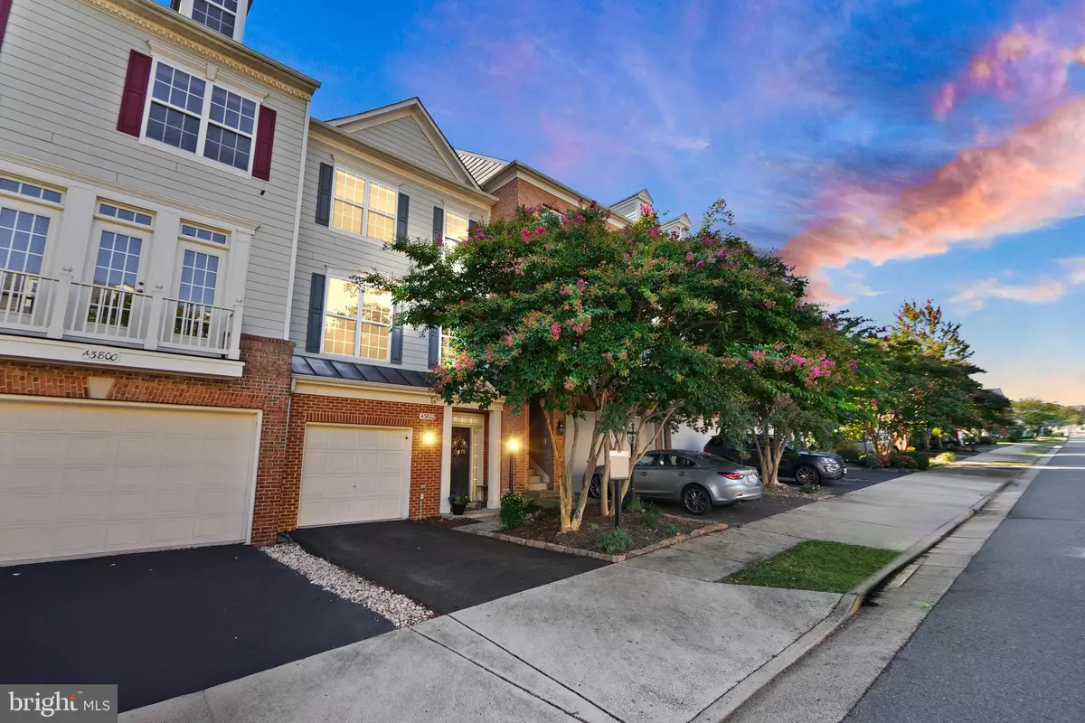 Leesburg, VA 20176,43802 LEES MILL SQ