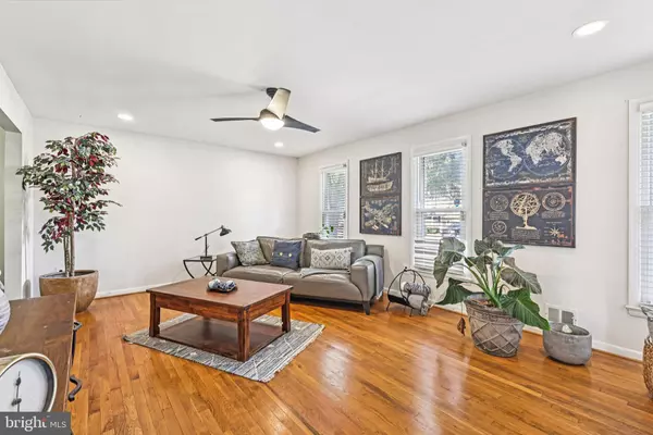 Clinton, MD 20735,9302 CALDRAN DR