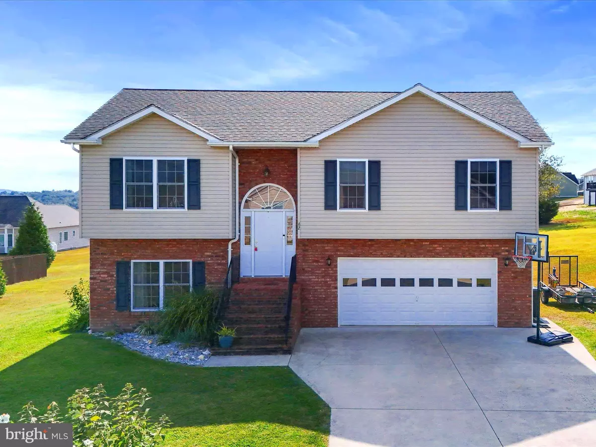 Romney, WV 26757,62 REDHAVEN DR