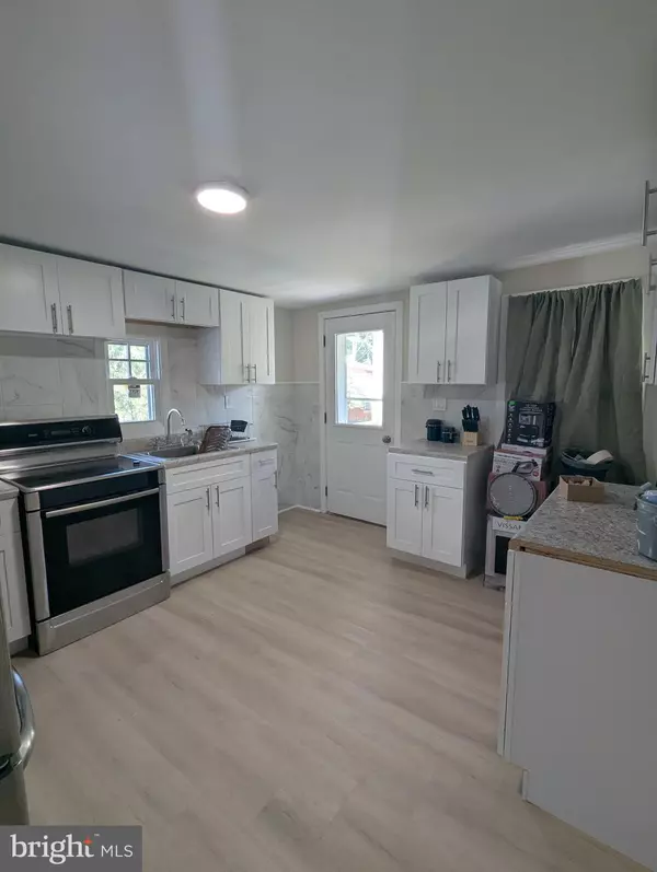 Mt Carmel, PA 17851,133 N LOCUST ST